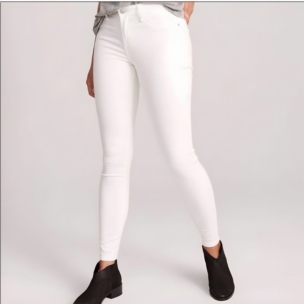 Abercrombie and Fitch Harper Low Rise Super Skinny Jeans | White | 25 / 0